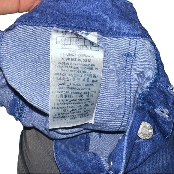 Guess Women’s Shorts - Picture 3 of 3